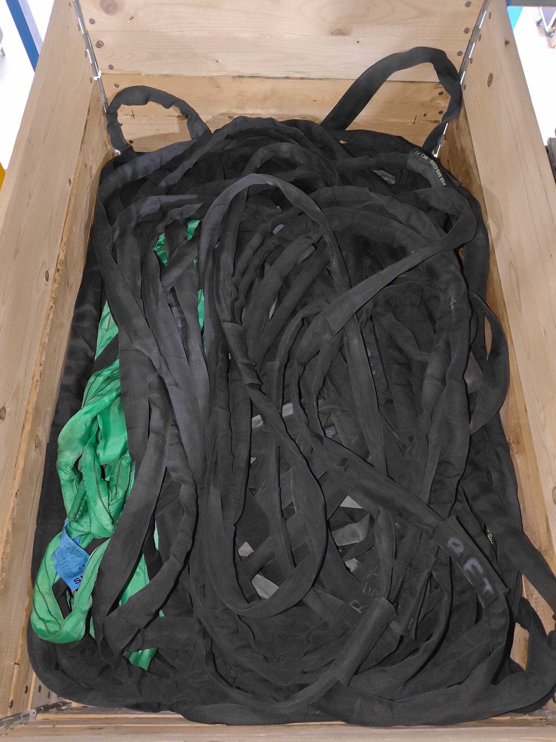 Diverse Lastschlaufen und Steelflex Rundschlingen - Konvolut, unsortiert