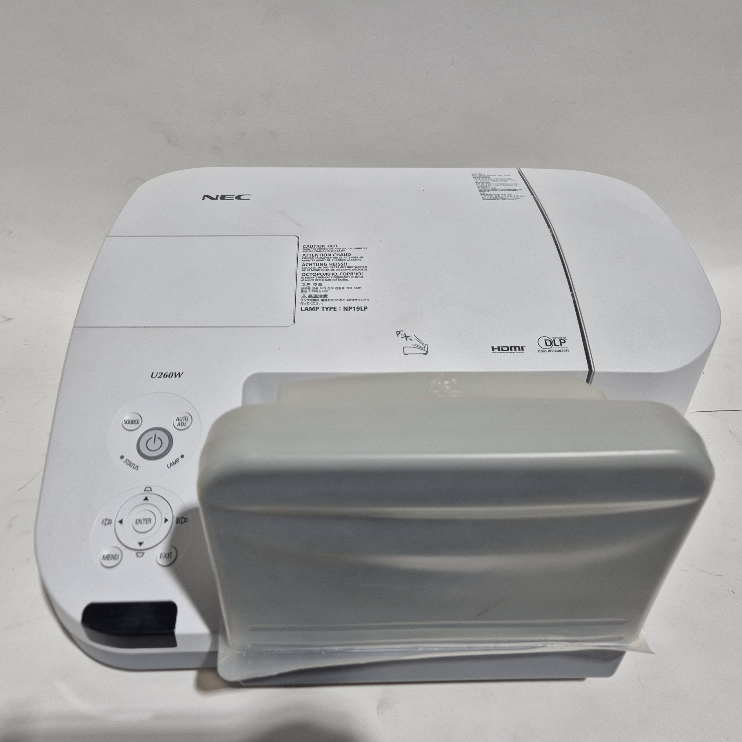 1 x NEC U260W Ultra-Short Projektor - 1280 x 800 - 2.600 ANSI-Lumen - inkl. NEC NP01WK Wandhalterung – Bild 3